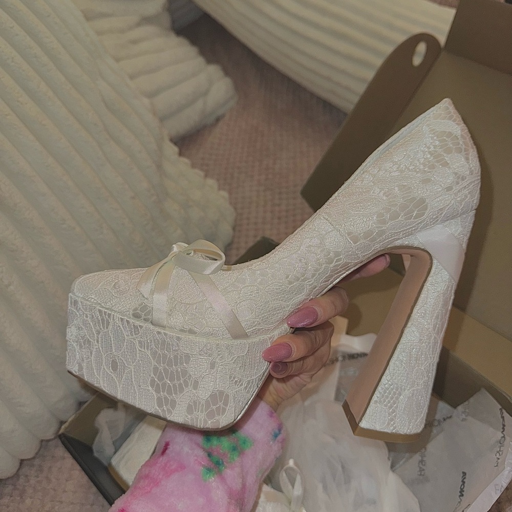 “You matter most” Elegant White Platform Lace Heels - Picture 11 of 11
